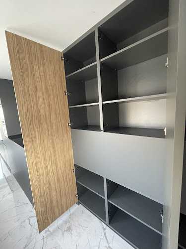 Fotografia tomada fuera de Cocinas y Puertas Acuasol-Benidorm - Tienda de muebles de cocina en Benidorm, Alicante