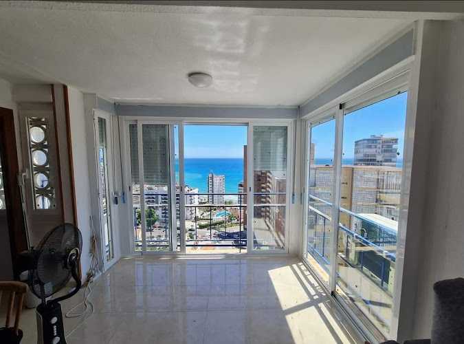 Fotografia tomada fuera de Crystalmar - Metal·listeria en Benidorm, Alicante
