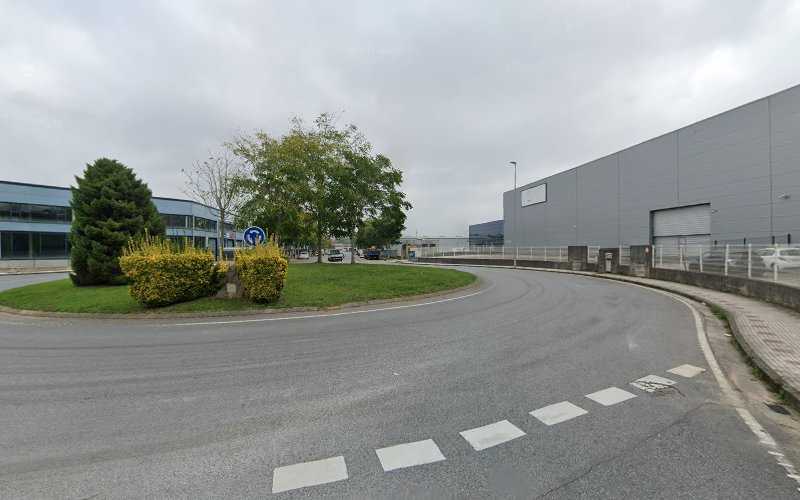 Fotografia tomada fuera de S Gallardo - Carpintería en Guarnizo, Cantabria