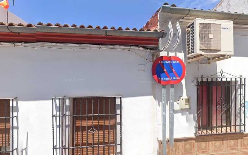 Fotografia tomada fuera de Carpintería Ramírez S.C. - Tienda de armarios en Arriate, Málaga