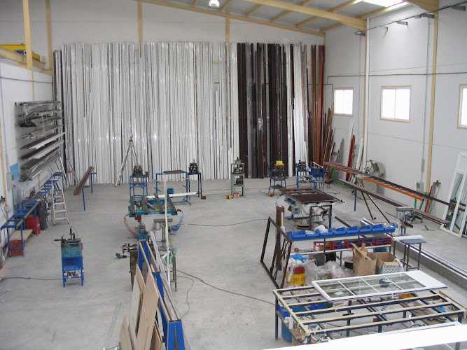 Fotografia tomada fuera de Hermanos Lucena Nieto S L - Carpintería metálica y de aluminio en Benamejí, Córdoba