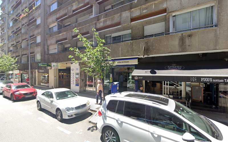 Fotografia tomada fuera de Carpintería Educa - Carpintería metálica y de aluminio en Santiago de Compostela, A Coruña