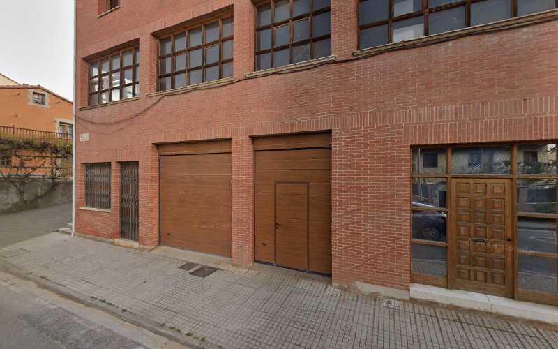 Fotografia tomada fuera de carpintería eguiluz - Carpintería en Belorado, Burgos