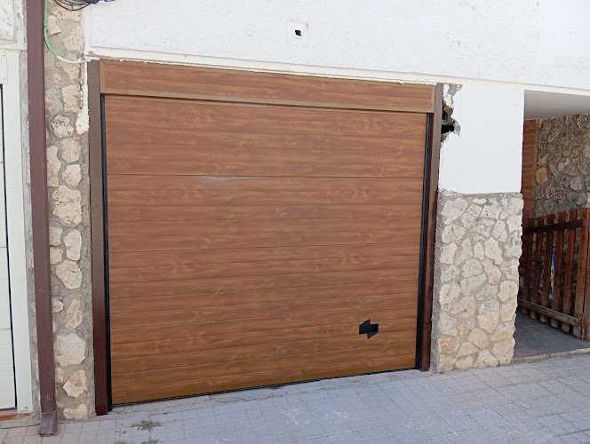 Fotografia tomada fuera de Puertas JMM - Carpintería metálica y de aluminio en Laguna de Duero, Valladolid