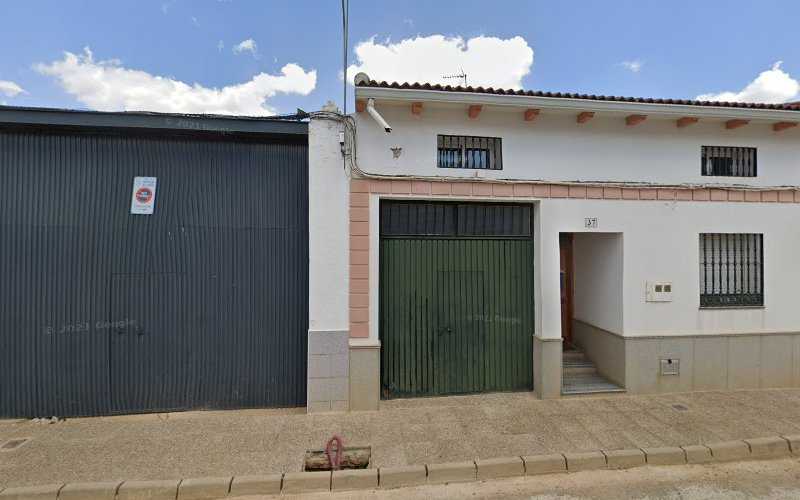 Fotografia tomada fuera de Carpintería José Carrasco - Carpintería en Monterrubio de la Serena, Badajoz
