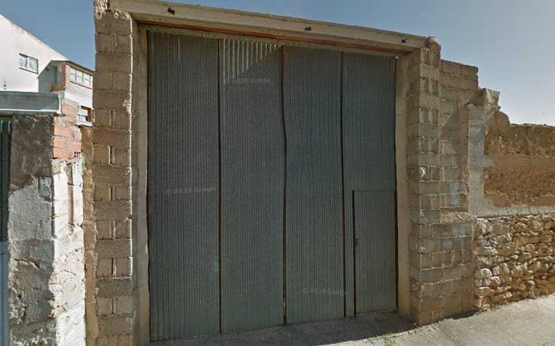 Fotografia tomada fuera de José Angel Mayo Bartolomé - Carpintería metálica y de aluminio en Monreal del Campo, Teruel