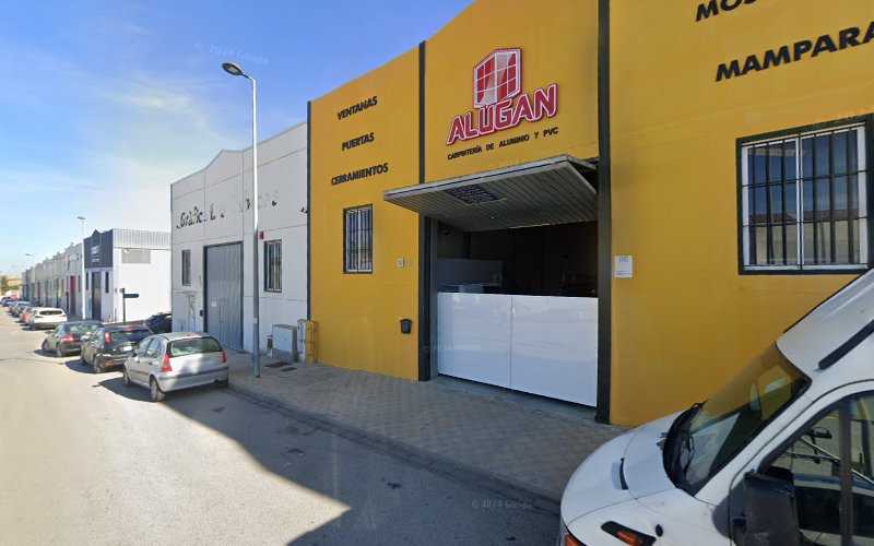 Fotografia tomada fuera de Alugan Carpintería De Aluminio Y Pvc - Carpintería en Las Cabezas de San Juan, Sevilla