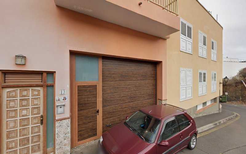 Fotografia tomada fuera de Aluminio Archipiélago - Carpintería metálica y de aluminio en La Victoria de Acentejo, Santa Cruz de Tenerife