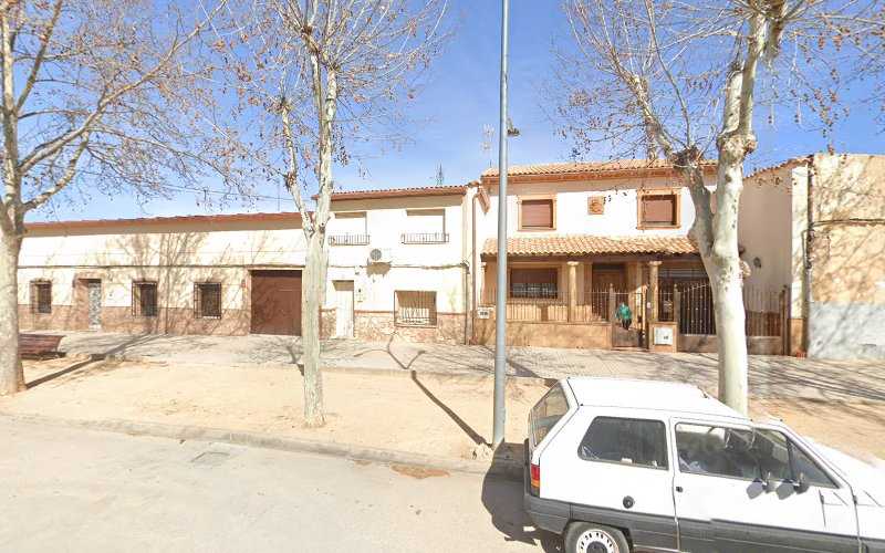 Fotografia tomada fuera de Muebles Merino - Carpintería en La Puebla de Almoradiel, Toledo