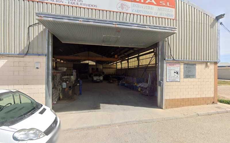 Fotografia tomada fuera de Talleres Jesma - Carpintería metálica y de aluminio en La Puebla de Almoradiel, Toledo