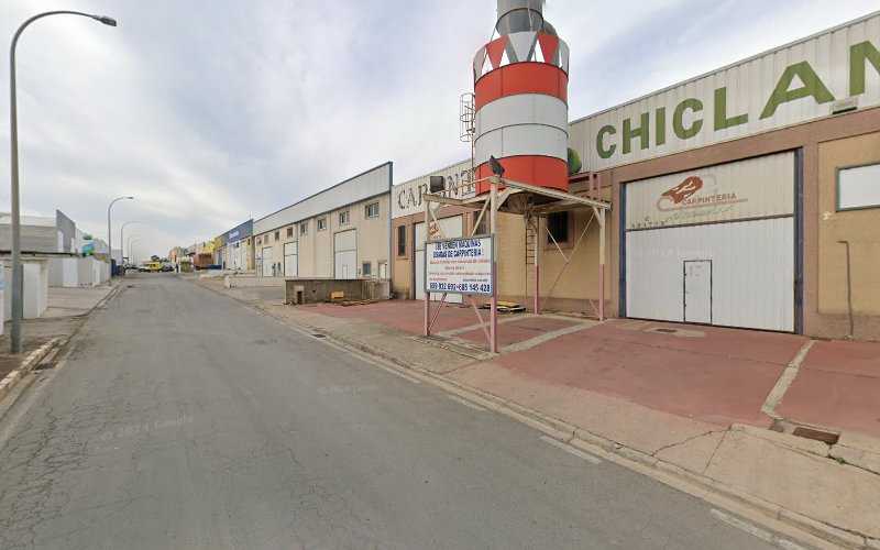 Fotografia tomada fuera de Carpintería Chiclana SL - Tienda de armarios en Chiclana de la Frontera, Cádiz