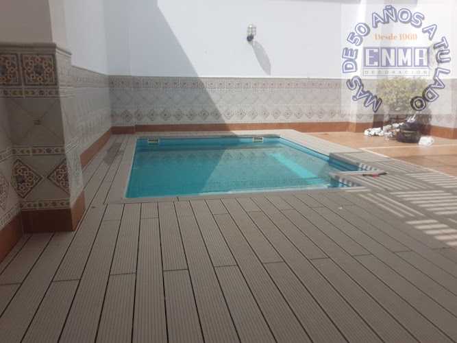 Fotografia tomada fuera de ENMA Decoración - Servicio de instalación de suelos de madera en Chiclana de la Frontera, Cádiz