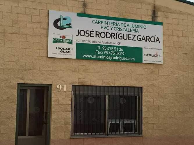 Fotografia tomada fuera de Cristalería Y ALUMINIOS Rodríguez García - Tienda de artículos de cristal en Carrión de los Céspedes, Sevilla