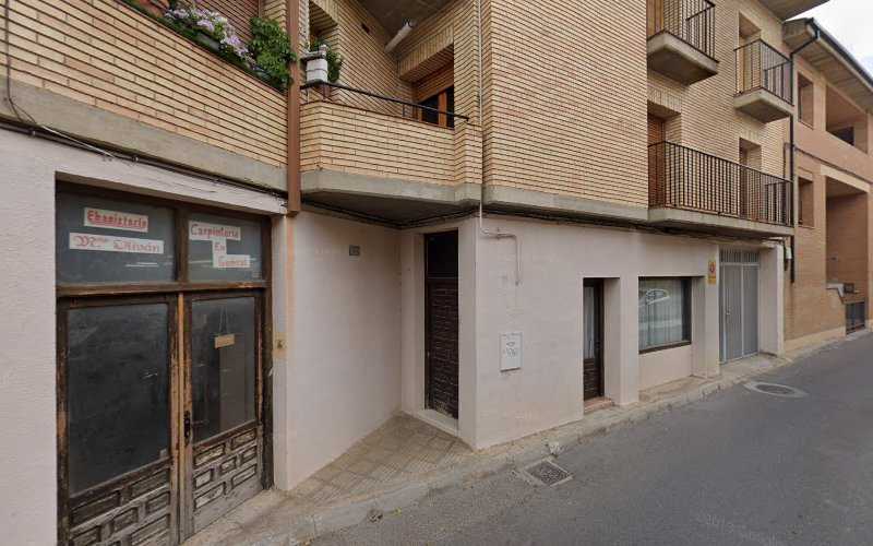 Fotografia tomada fuera de Carpintería Ebanistería Oliván - Carpintería metálica y de aluminio en Huesca, Huesca