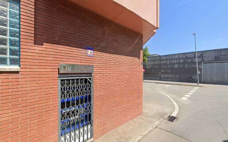 Fotografia tomada fuera de Dicu S.a. - Carpintería metálica y de aluminio en Santa Perpètua de Mogoda, Barcelona