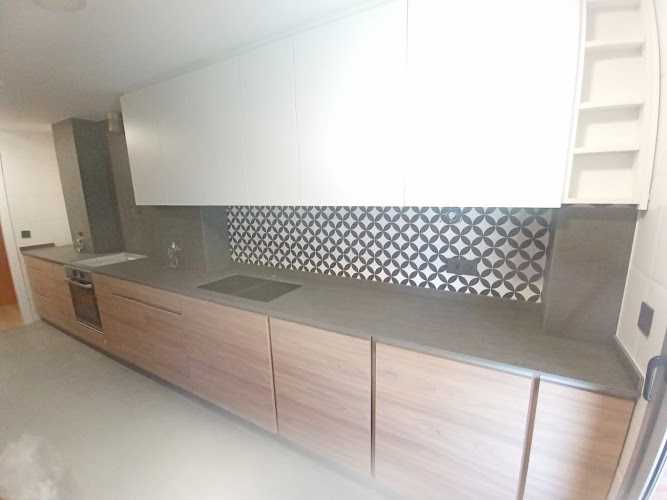 Fotografia tomada fuera de Carpinteria - Bricolage Bellavista Ferreteria - Fusteria en Santa Coloma de Gramenet, Barcelona