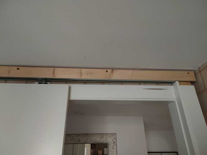 Fotografia tomada fuera de Reformas Nous Espais - Carpintero en Santa Coloma de Gramenet, Barcelona