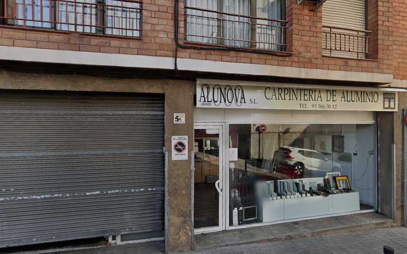 Fotografia tomada fuera de Alunova 2000 - Carpintería metálica y de aluminio en Santa Coloma de Gramenet, Barcelona