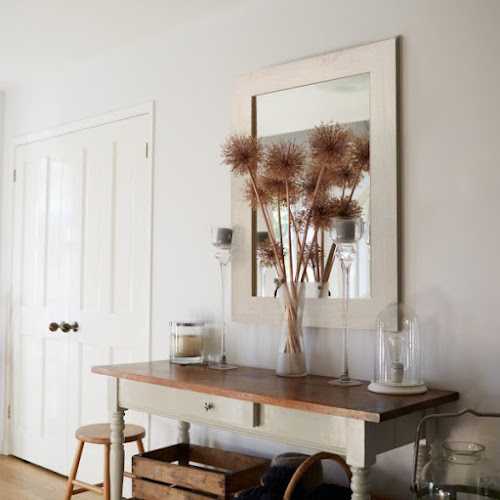 Fotografia tomada fuera de Barcino Decoracion S.L. - Proveedor de marcos de madera en Santa Coloma de Gramenet, Barcelona