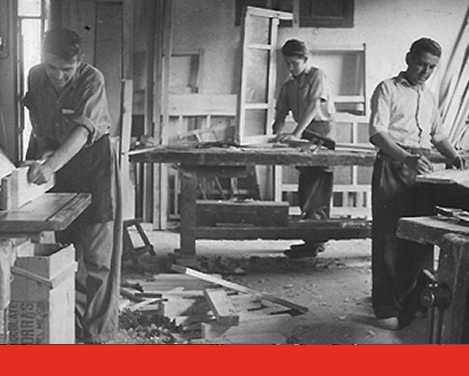 Fotografia tomada fuera de Fusteria Cros - Lumber store en Les Preses, Girona