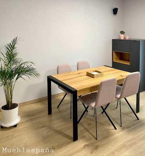 Fotografia tomada fuera de Mueblespaña - Tienda de muebles en Los Corrales de Buelna, Cantabria