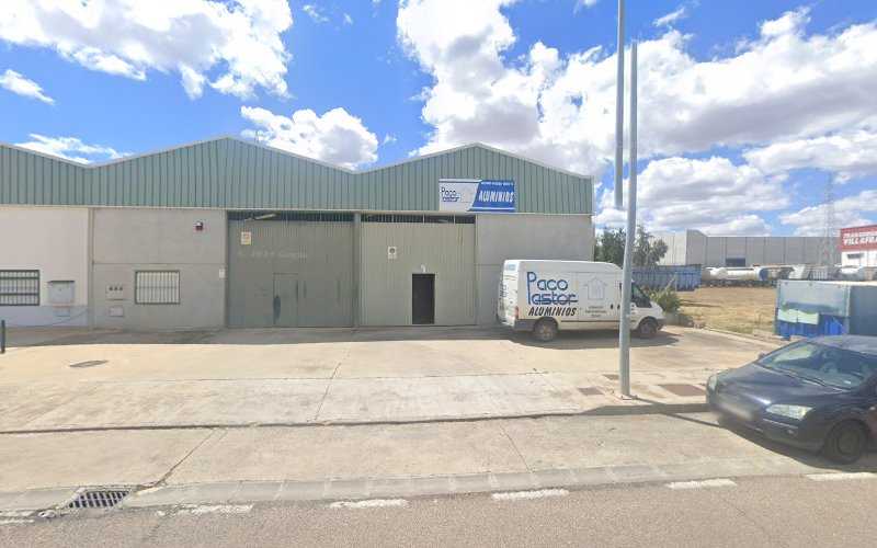 Fotografia tomada fuera de Aluminios Paco Pastor - Carpintería metálica y de aluminio en Villafranca de los Barros, Badajoz