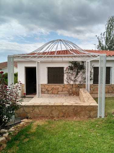Fotografia tomada fuera de TALLERES DOMENECH PICAZO - Carpintería metálica y de aluminio en Santa Magdalena de Polpís, Castellón