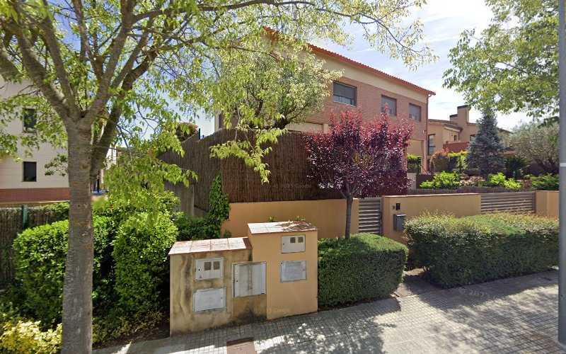 Fotografia tomada fuera de FERZAMCLA SERVEIS SL - Carpintero en Santa Agnès de Malanyanes, Barcelona