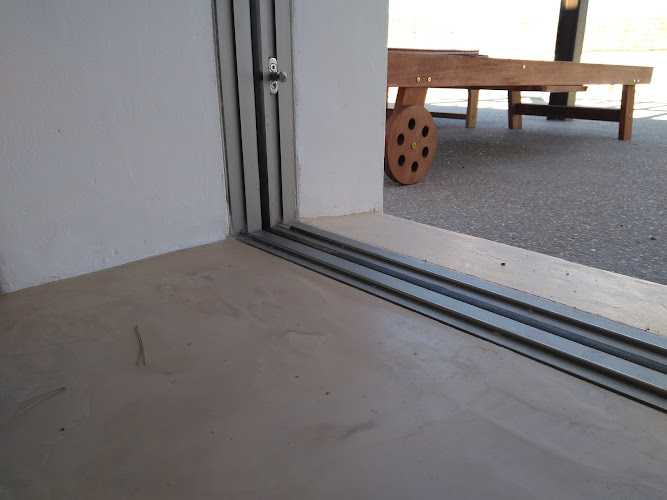 Fotografia tomada fuera de Aluminios Rodríguez de Ibiza - Carpintería metálica y de aluminio en Sant Jordi de ses Salines, Baleares