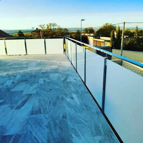 Fotografia tomada fuera de ALUPRIM, s.L. - Carpintería metálica y de aluminio en Sant Andreu de la Barca, Barcelona