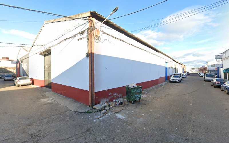 Fotografia tomada fuera de Carpintería Fernández Martínez - Tienda de armarios en Badajoz, Badajoz