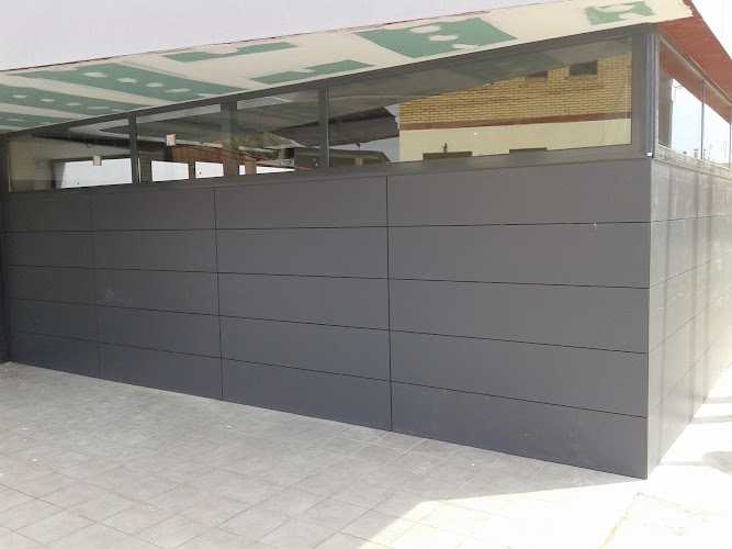 Fotografia tomada fuera de Carpintería Canela SL - Fuster en Almacelles, Lérida