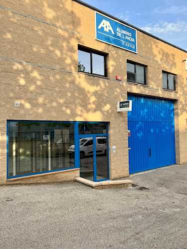 Fotografia tomada fuera de Aluminis de l’Anoia, S.L. - Metal·listeria en La Pobla de Claramunt, Barcelona