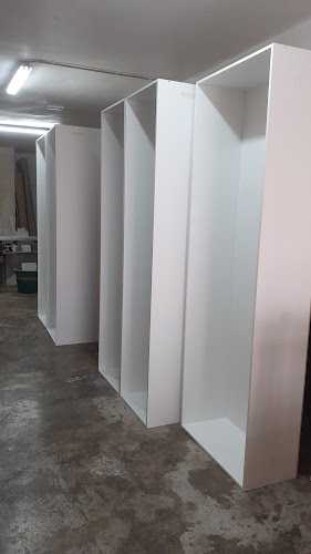 Fotografia tomada fuera de Carpintería Collazo - Carpintería en L'Hospitalet de Llobregat, Barcelona