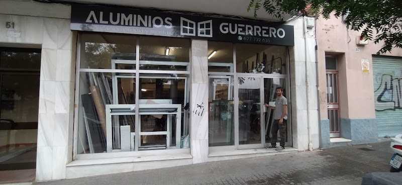 Fotografia tomada fuera de Aluminios Guerrero BCN - Carpintería metálica y de aluminio en L'Hospitalet de Llobregat, Barcelona
