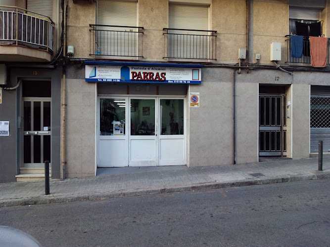 Fotografia tomada fuera de Carpintería Aluminio Parras - Metal·listeria en L'Hospitalet de Llobregat, Barcelona