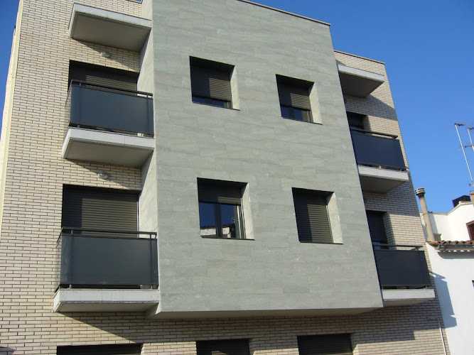 Fotografia tomada fuera de Vimetal Segrià. S.L. - Metal·listeria en Lleida, Lérida