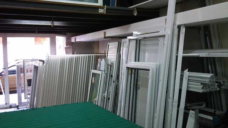 Fotografia tomada fuera de Carpintería de aluminio Campos - Carpintería metálica y de aluminio en L'Hospitalet de Llobregat, Barcelona