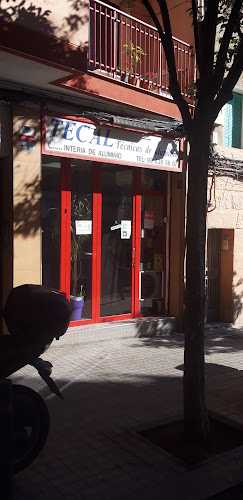 Fotografia tomada fuera de Tecal - Carpintería metálica y de aluminio en L'Hospitalet de Llobregat, Barcelona
