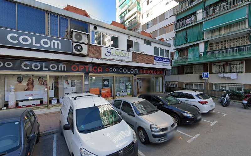 Fotografia tomada fuera de Aluminios Europa - Carpintería metálica y de aluminio en L'Hospitalet de Llobregat, Barcelona