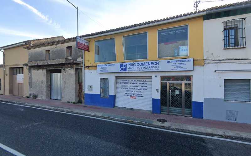 Fotografia tomada fuera de Puig Domenech Madera Y Aluminio - Carpintería en L'Alqueria de la Comtessa, Valencia
