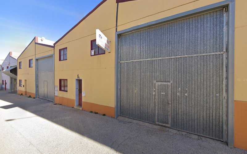 Fotografia tomada fuera de Carpinteria Hierro y Aluminio MMG - Carpintería metálica y de aluminio en Chinchilla de Monte-Aragón, Albacete