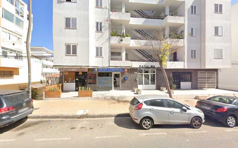 Fotografia tomada fuera de Carpintero Ibiza - Fábrica de muebles en Ibiza, Baleares