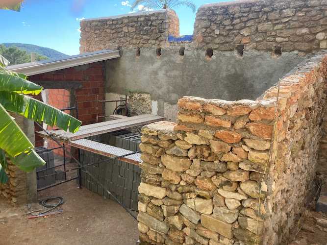 Fotografia tomada fuera de Construcciones Ismael Ibiza - Empresa constructora en Santa Eulària des Riu, Baleares
