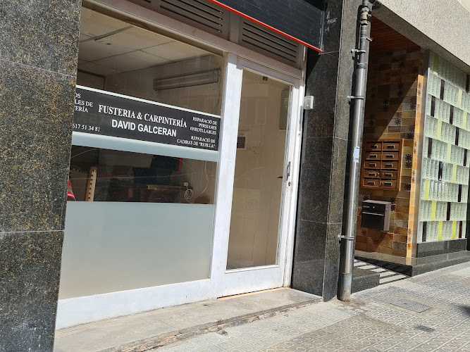 Fotografia tomada fuera de Carpintería David Galceran - Botiga de mobles en Barcelona, Barcelona