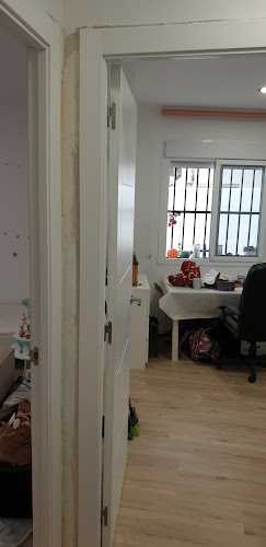 Fotografia tomada fuera de Carpintería Acosta - Carpintería metálica y de aluminio en Sevilla, Sevilla