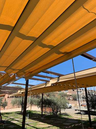 Fotografia tomada fuera de Alumini Confort - Metal·listeria en Sant Fruitós de Bages, Barcelona