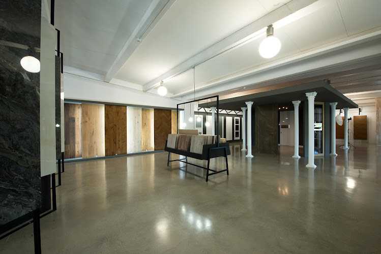 Fotografia tomada fuera de Arnalot - Botiga de mobles en Rosaleda de Bages (La), Barcelona