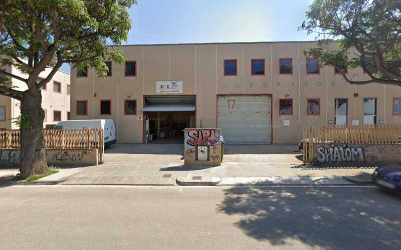 Fotografia tomada fuera de Font Ebanistería, Decoración y Carpintería - Botiga de mobles en Sant Feliu de Llobregat, Barcelona