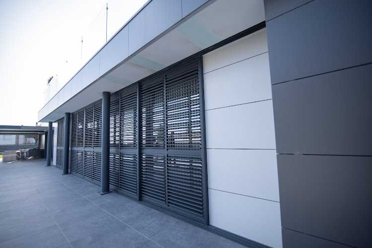 Fotografia tomada fuera de Tancal | Showroom Aluminio Sant Cugat - Carpintería metálica y de aluminio en Sant Cugat del Vallès, Barcelona